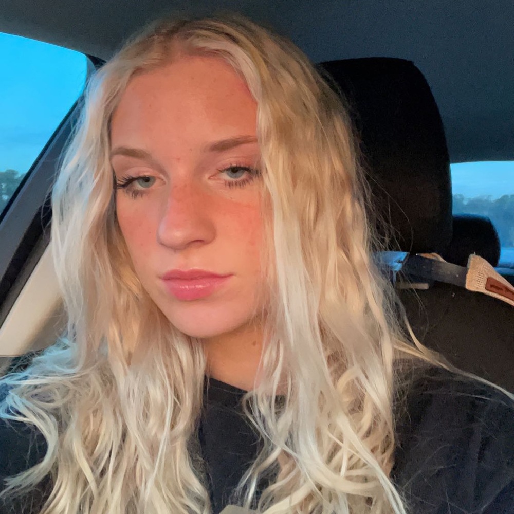 Meet your Posher, Ava